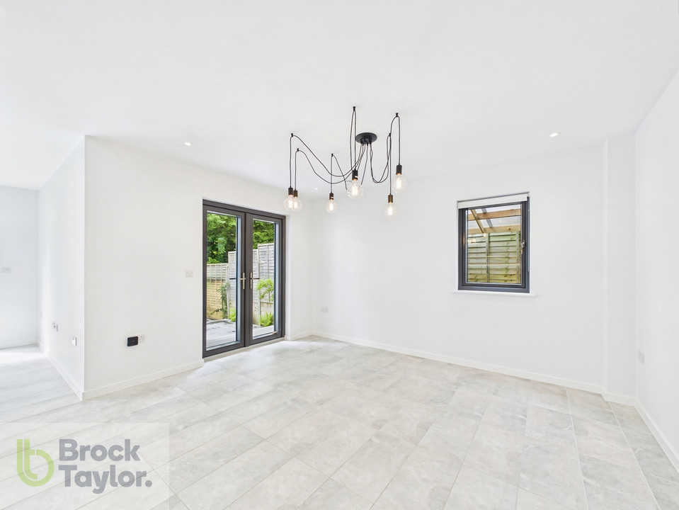 4 bed detached house for sale in Blunts Wood Road, Haywards Heath  - Property Image 8
