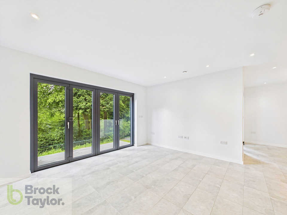 4 bed detached house for sale in Blunts Wood Road, Haywards Heath  - Property Image 10