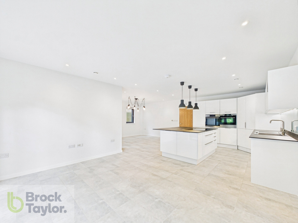 4 bed detached house for sale in Blunts Wood Road, Haywards Heath  - Property Image 11