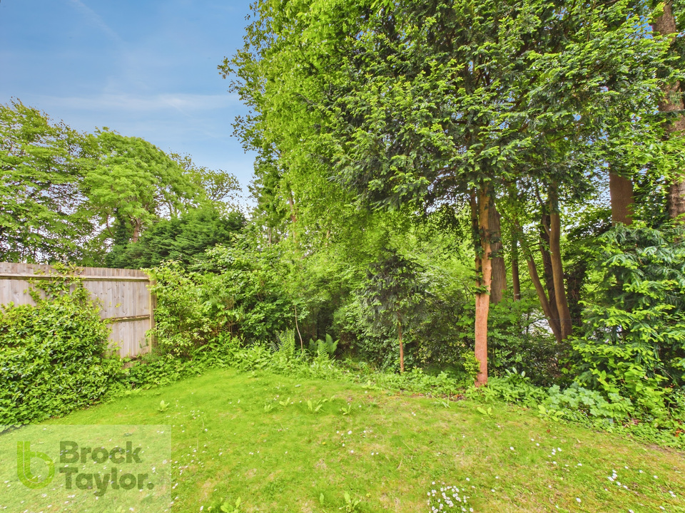 4 bed detached house for sale in Blunts Wood Road, Haywards Heath  - Property Image 13