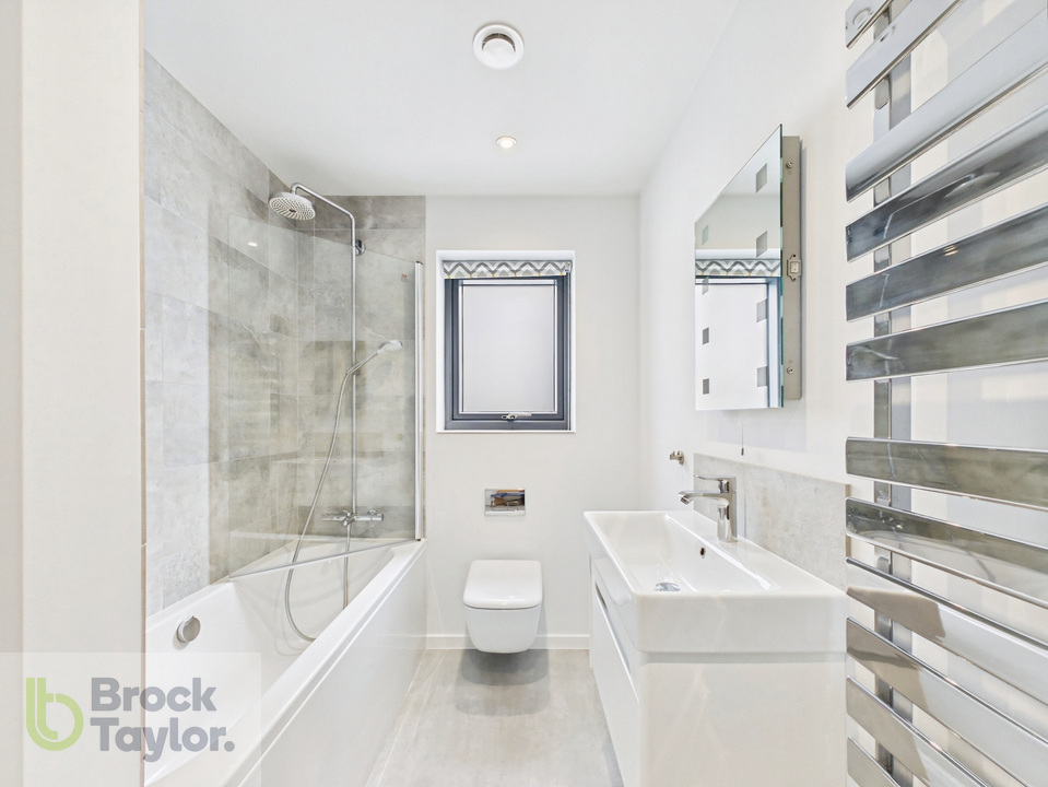 4 bed detached house for sale in Blunts Wood Road, Haywards Heath  - Property Image 17