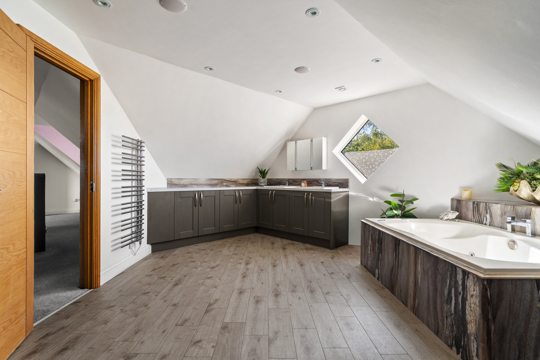 6 bed detached house for sale in Orchid Lodge, Kerves Lane, Horsham, West Sussex  - Property Image 10
