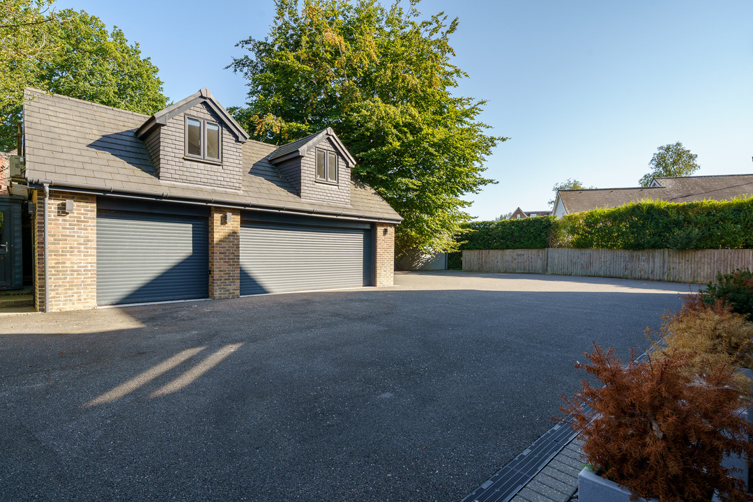 6 bed detached house for sale in Orchid Lodge, Kerves Lane, Horsham, West Sussex  - Property Image 20