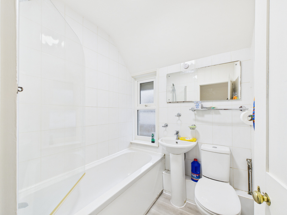 1 bed commercial property for sale in Queen Street, Horsham  - Property Image 6