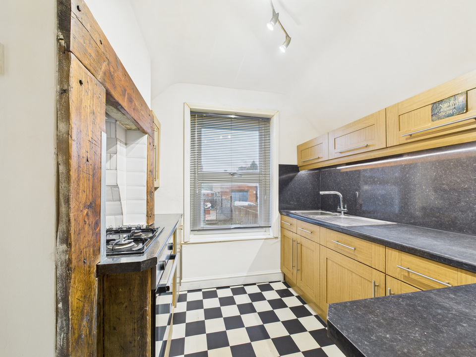 1 bed commercial property for sale in Queen Street, Horsham  - Property Image 3