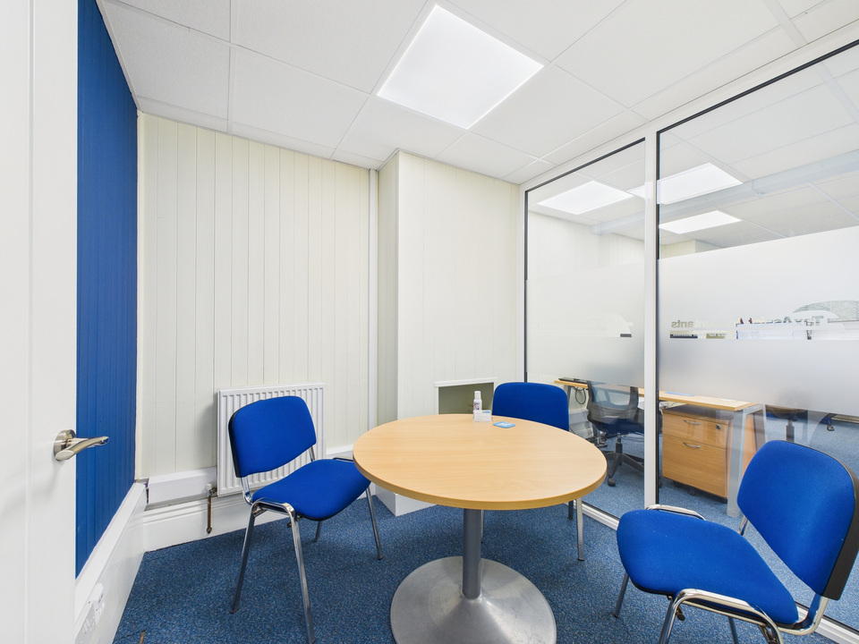 1 bed commercial property for sale in Queen Street, Horsham  - Property Image 18