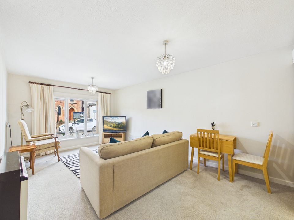 1 bed apartment for sale in Jasmine Court, Horsham, West Sussex - Property Image 1