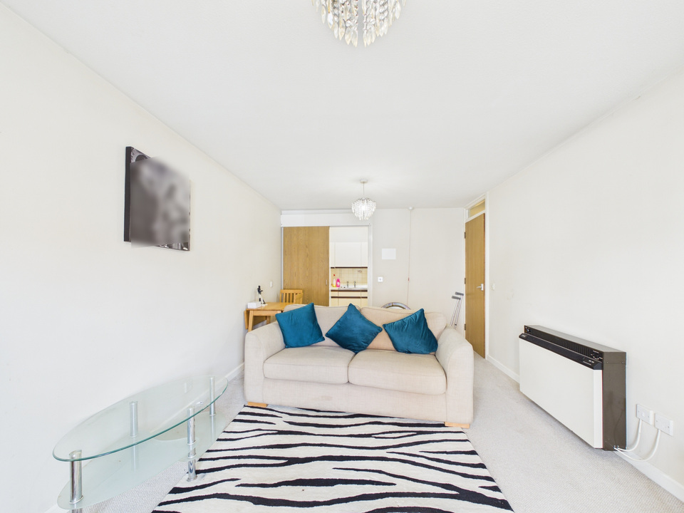 1 bed apartment for sale in Jasmine Court, Horsham, West Sussex  - Property Image 3