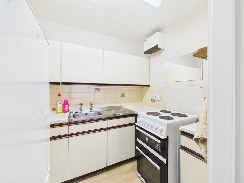 1 bed apartment for sale in Jasmine Court, Horsham, West Sussex  - Property Image 10