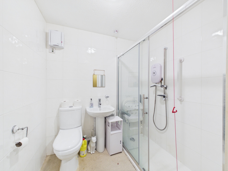 1 bed apartment for sale in Jasmine Court, Horsham, West Sussex  - Property Image 6