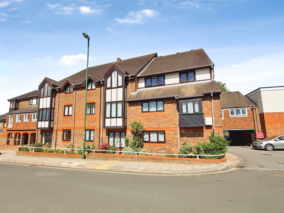 1 bed apartment for sale in Jasmine Court, Horsham, West Sussex