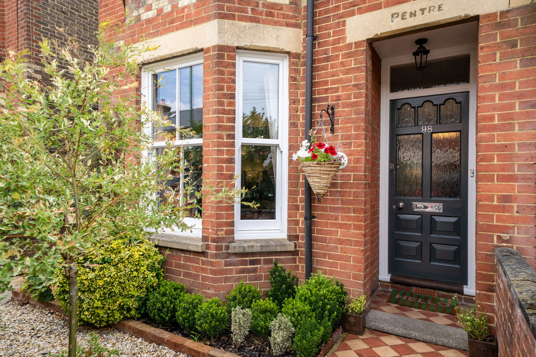 4 bed semi-detached house for sale in Clarence Road, Horsham - Property Image 12