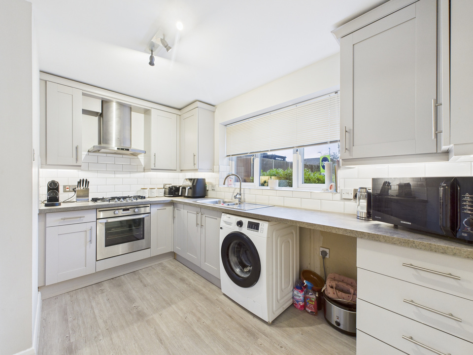 3 bed end of terrace house for sale in Roffye Court, Crawley Road, Horsham, West Sussex  - Property Image 2