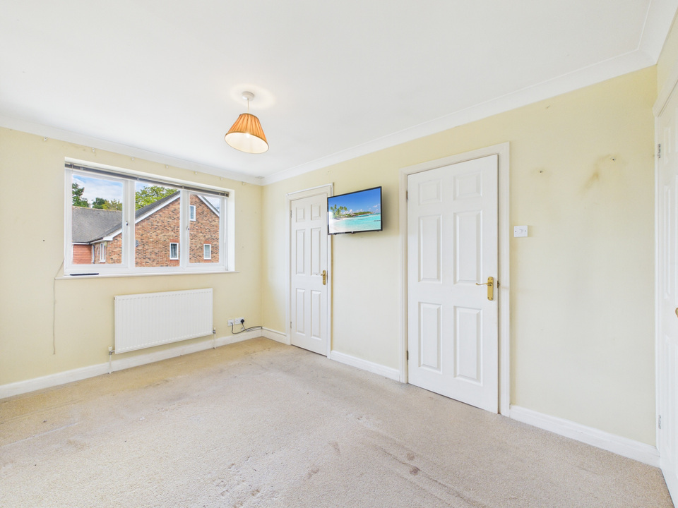 3 bed semi-detached house for sale in Bakers Close, Southwater, Horsham - Property Image 4
