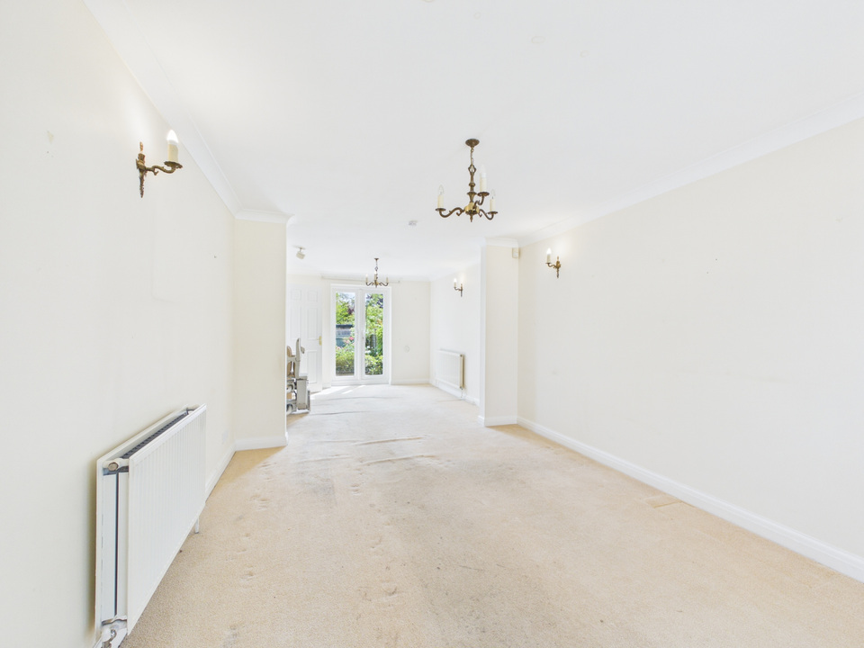 3 bed semi-detached house for sale in Bakers Close, Southwater, Horsham - Property Image 8