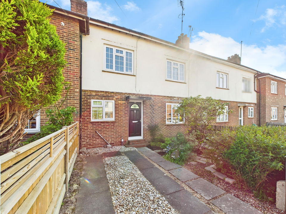 3 bed terraced house for sale in Bennetts Road, Horsham - Property Image 1