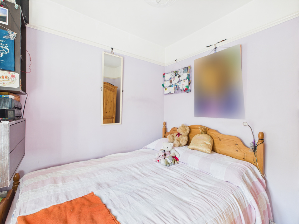 3 bed terraced house for sale in Bennetts Road, Horsham - Property Image 4