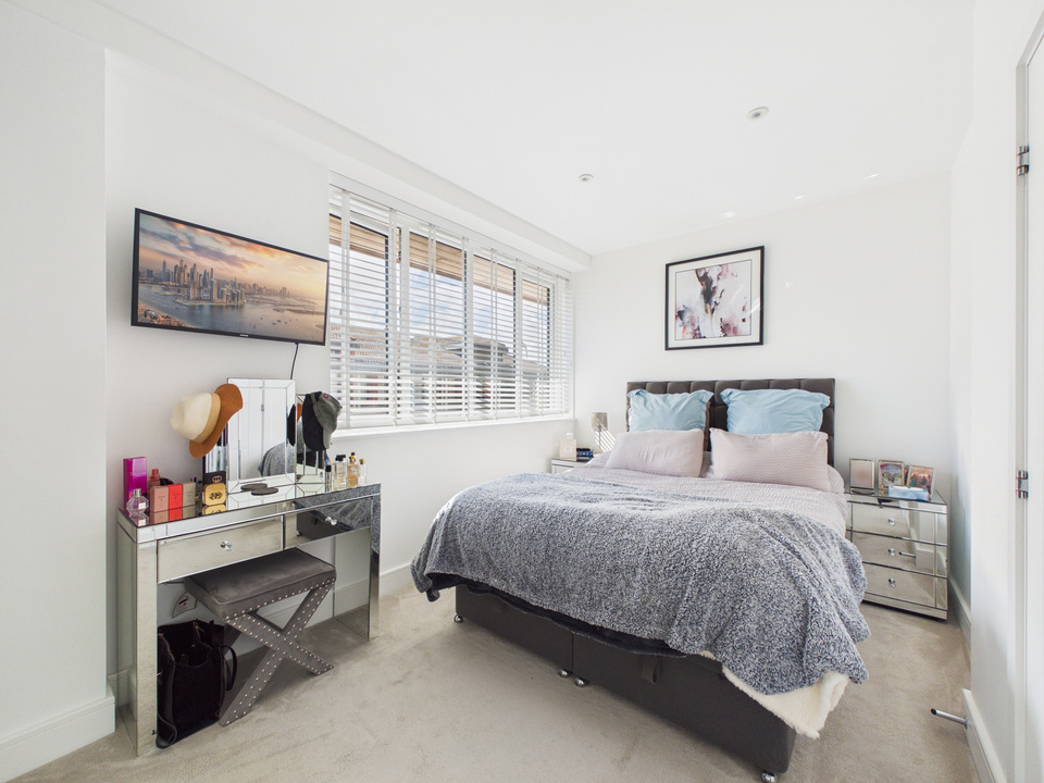 1 bed apartment for sale in Holmes Park, North Street, Horsham  - Property Image 4