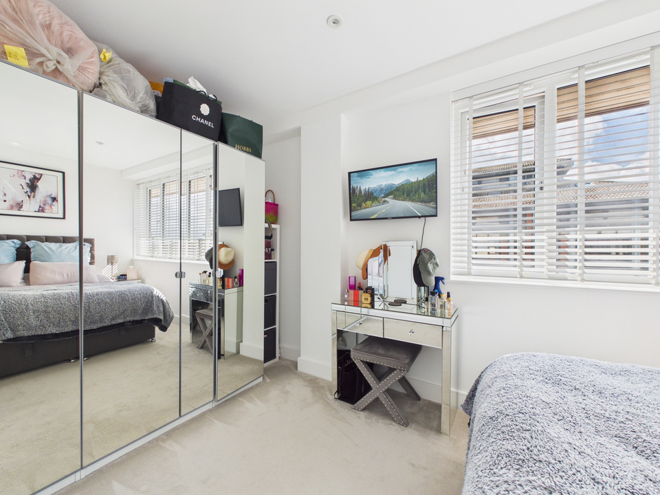 1 bed apartment for sale in Holmes Park, North Street, Horsham  - Property Image 5