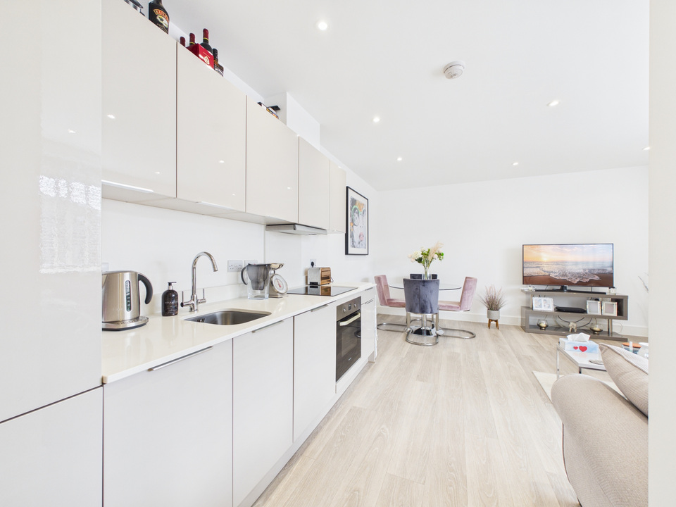 1 bed apartment for sale in Holmes Park, North Street, Horsham  - Property Image 3