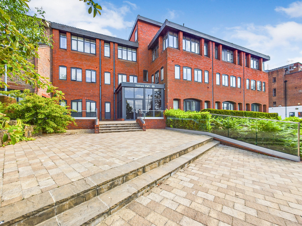 1 bed apartment for sale in Holmes Park, North Street, Horsham - Property Image 1