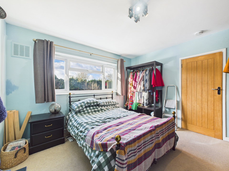 4 bed semi-detached house for sale in Hill Mead, Horsham, West Sussex  - Property Image 6