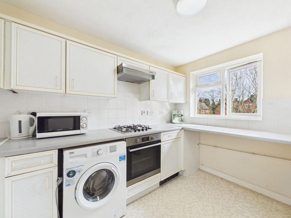 1 bed apartment for sale in Greenacres, North Parade, Horsham, West Sussex  - Property Image 3