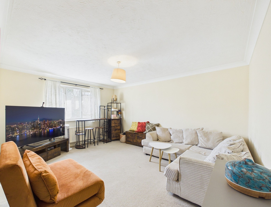 1 bed apartment for sale in Greenacres, North Parade, Horsham, West Sussex  - Property Image 2