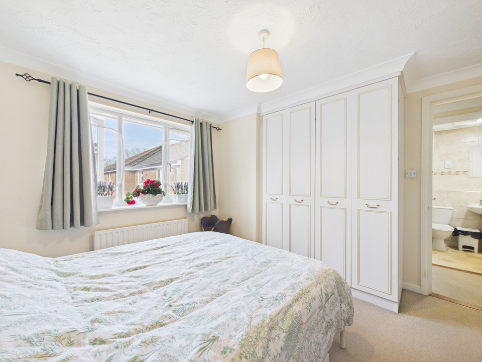 1 bed apartment for sale in Greenacres, North Parade, Horsham, West Sussex  - Property Image 4