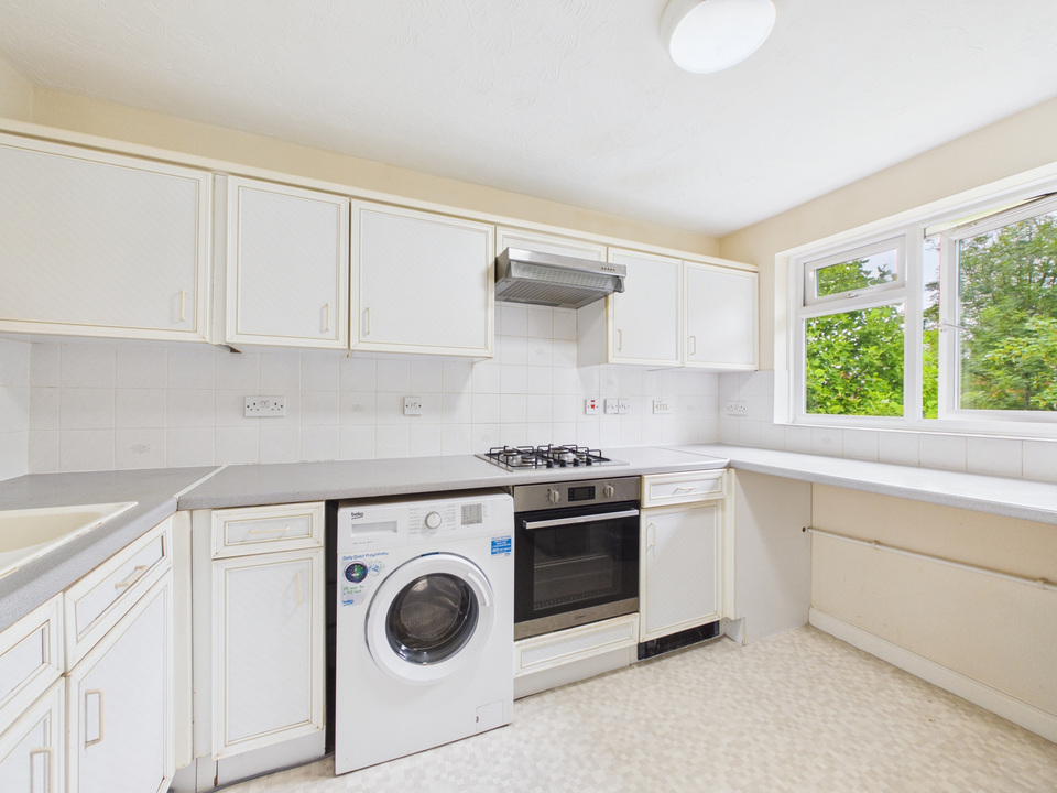 1 bed apartment for sale in Greenacres, North Parade, Horsham, West Sussex  - Property Image 11