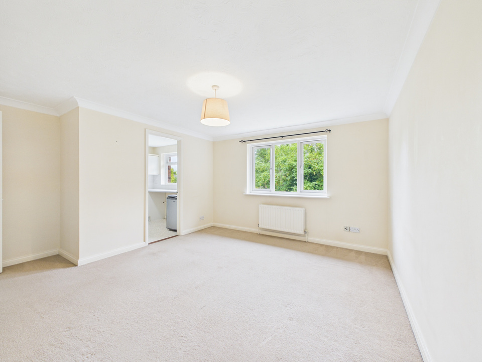 1 bed apartment for sale in Greenacres, North Parade, Horsham, West Sussex  - Property Image 3