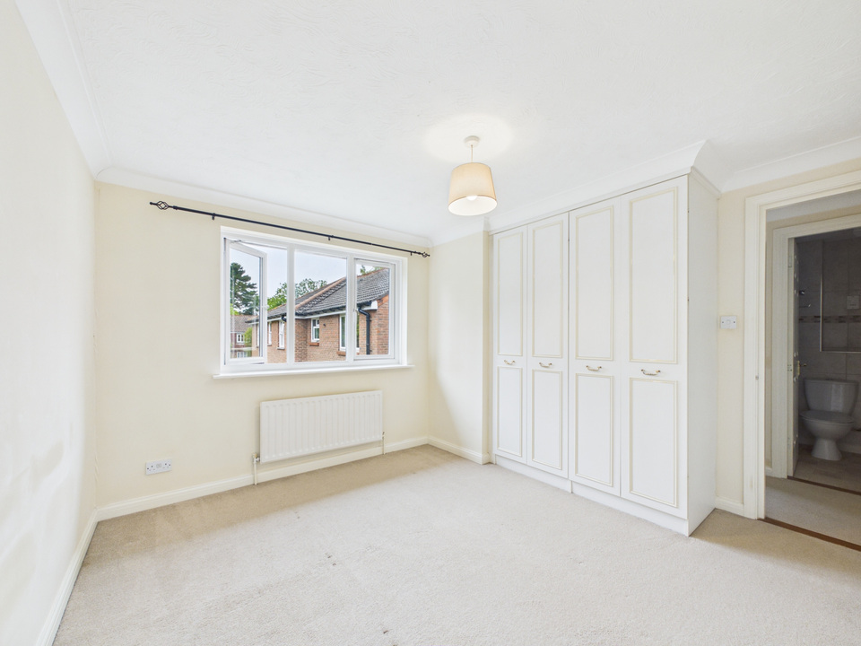 1 bed apartment for sale in Greenacres, North Parade, Horsham, West Sussex  - Property Image 6