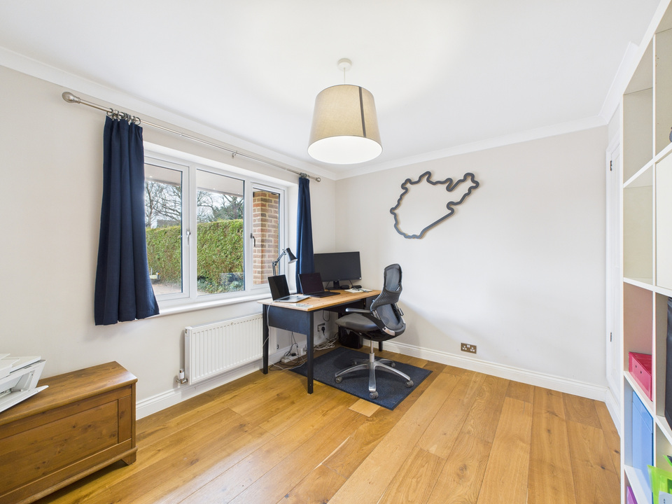 4 bed detached house for sale in Little Homefield, Brighton Road, Mannings Heath, Horsham - Property Image 15