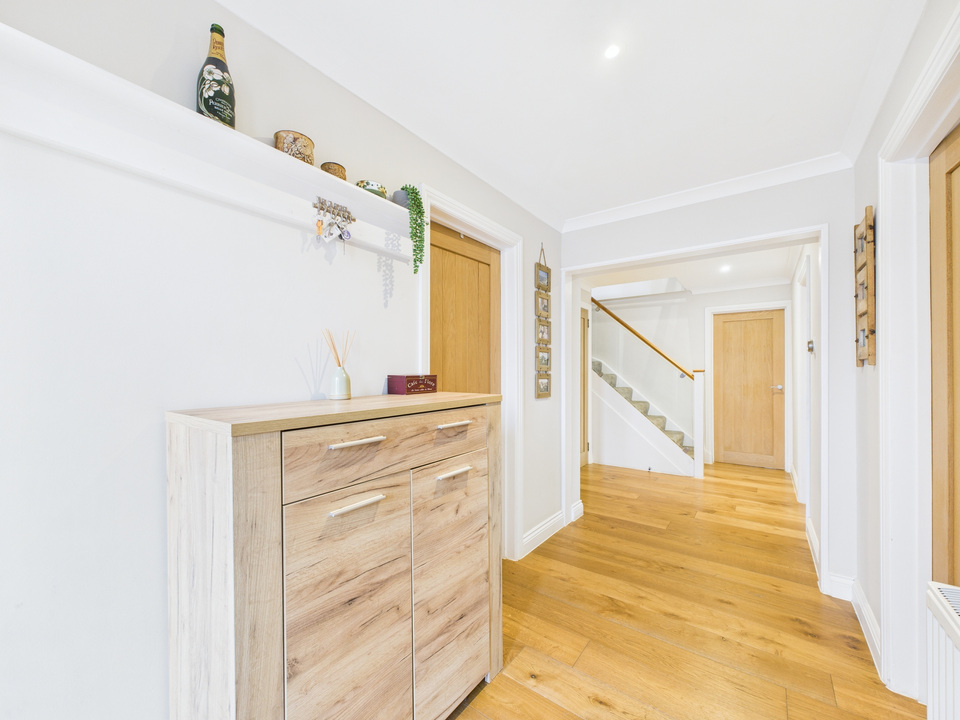 4 bed detached house for sale in Little Homefield, Brighton Road, Mannings Heath, Horsham - Property Image 16