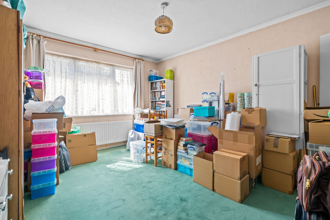 2 bed detached bungalow for sale in Comptons Lane, Horsham - Property Image 7