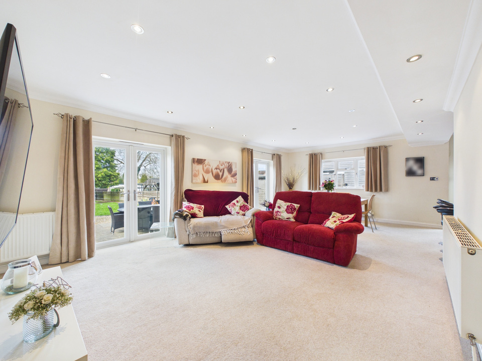 5 bed for sale in Hillside, Horsham  - Property Image 2