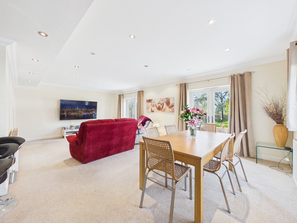 5 bed for sale in Hillside, Horsham  - Property Image 11