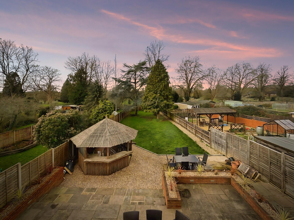 5 bed for sale in Hillside, Horsham  - Property Image 19