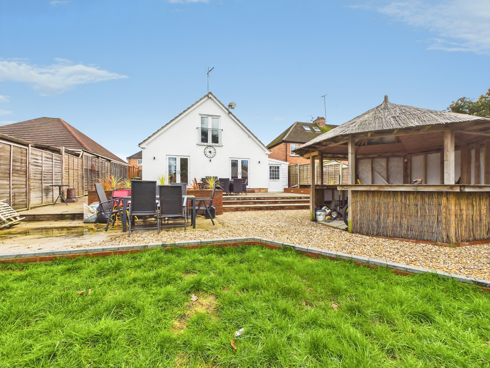 5 bed for sale in Hillside, Horsham - Property Image 1