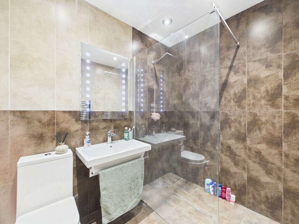 5 bed for sale in Hillside, Horsham  - Property Image 14