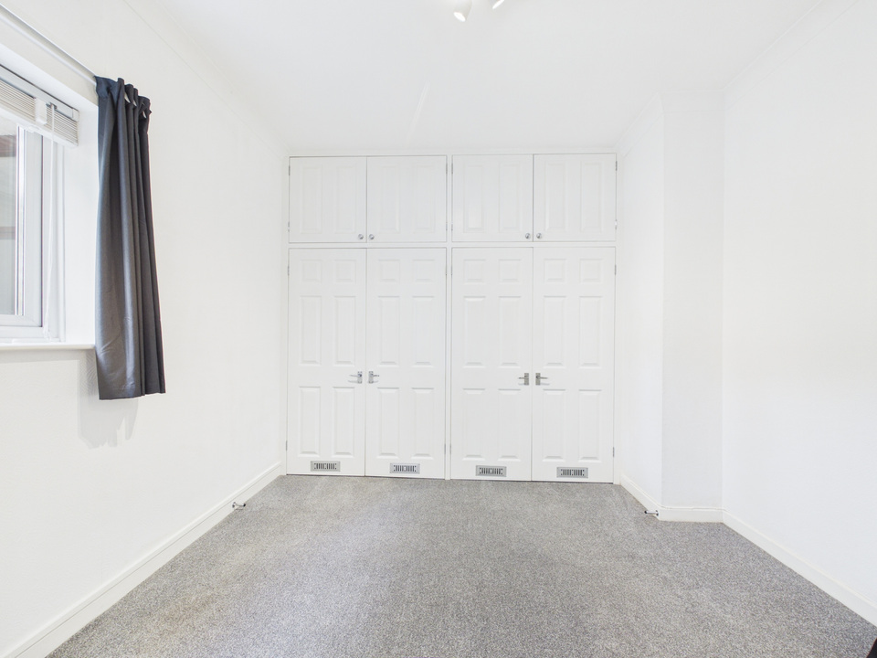 2 bed apartment for sale in North Ash, Hawthorn Close, Horsham, RH12 2BW  - Property Image 14