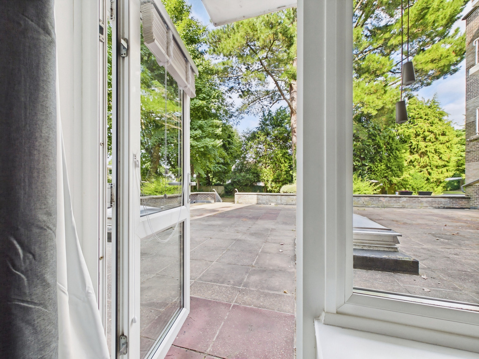 2 bed apartment for sale in North Ash, Hawthorn Close, Horsham, RH12 2BW  - Property Image 19