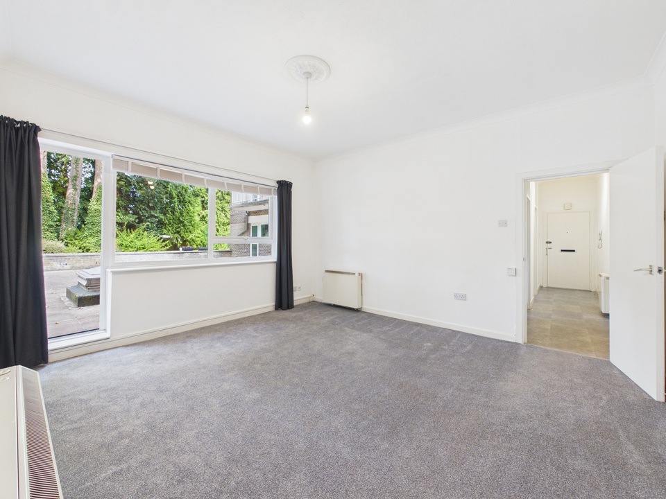 2 bed apartment for sale in North Ash, Hawthorn Close, Horsham, RH12 2BW  - Property Image 11