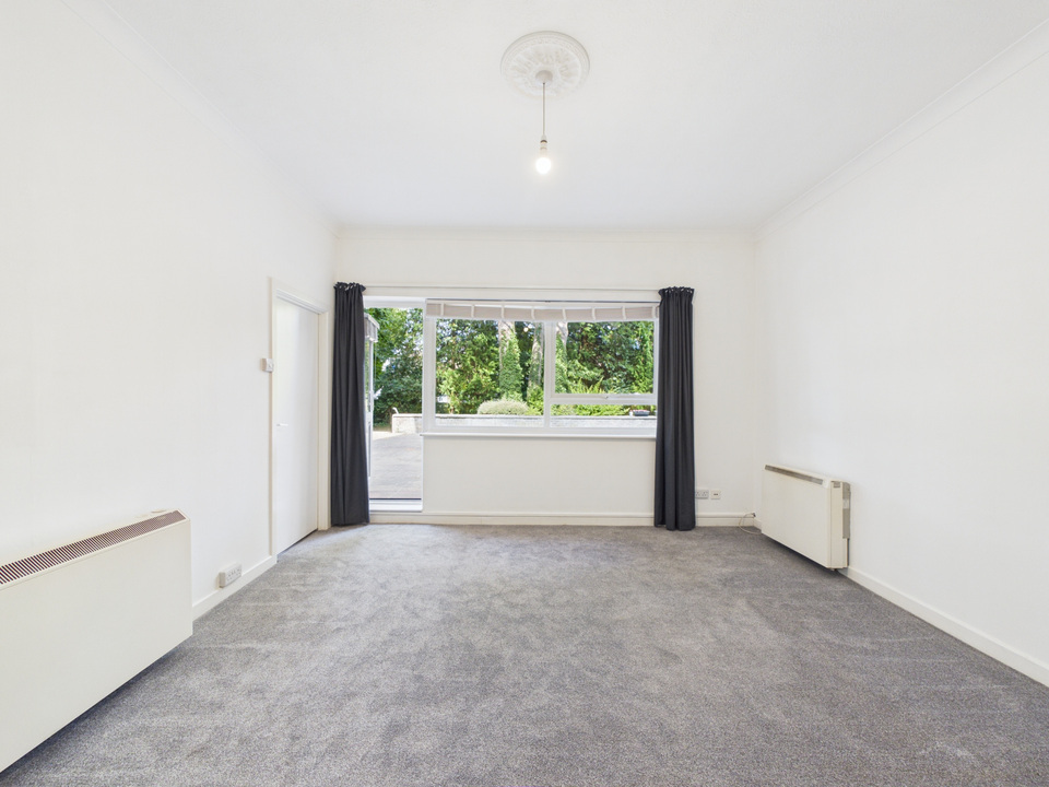 2 bed apartment for sale in North Ash, Hawthorn Close, Horsham, RH12 2BW  - Property Image 12