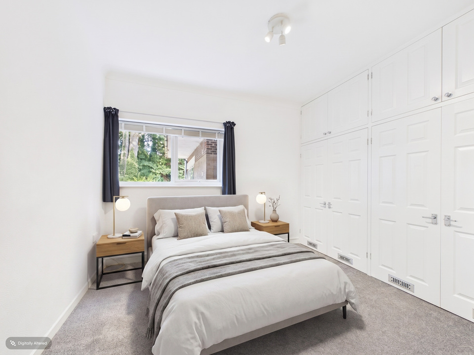 2 bed apartment for sale in North Ash, Hawthorn Close, Horsham, RH12 2BW  - Property Image 4