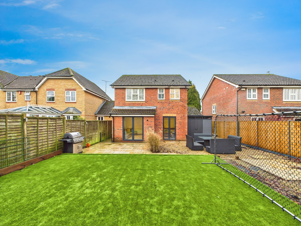 4 bed detached house for sale in Ropeland Way, Horsham, West Sussex  - Property Image 19