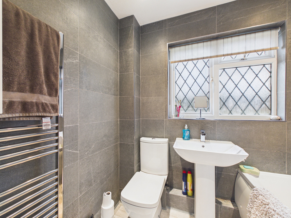 3 bed link detached house for sale in Shelley Drive, Broadbridge Heath, Horsham  - Property Image 17