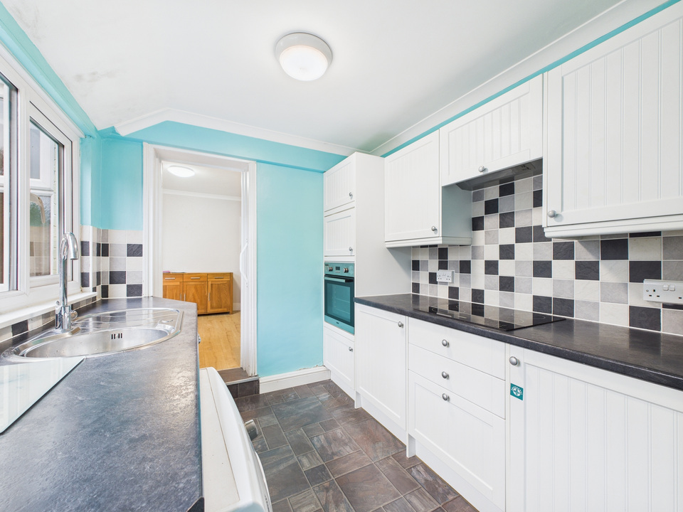 2 bed semi-detached house for sale in Gladstone Road, Horsham, West Sussex - Property Image 14