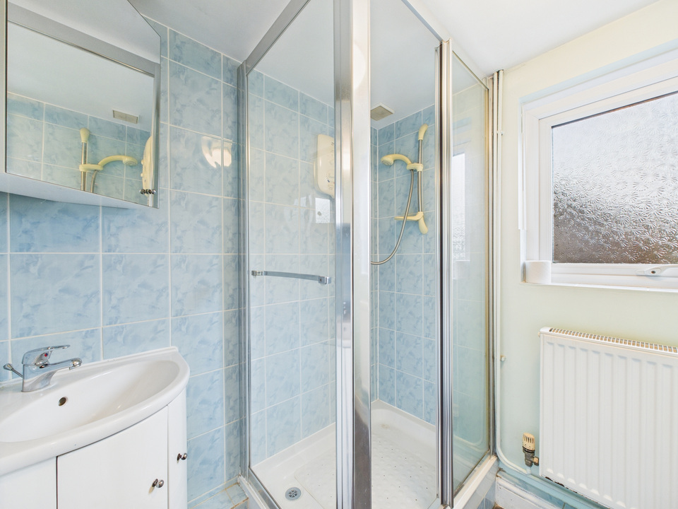 2 bed semi-detached house for sale in Gladstone Road, Horsham, West Sussex - Property Image 5