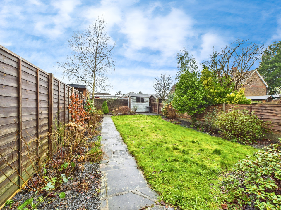 2 bed semi-detached house for sale in Gladstone Road, Horsham, West Sussex - Property Image 9